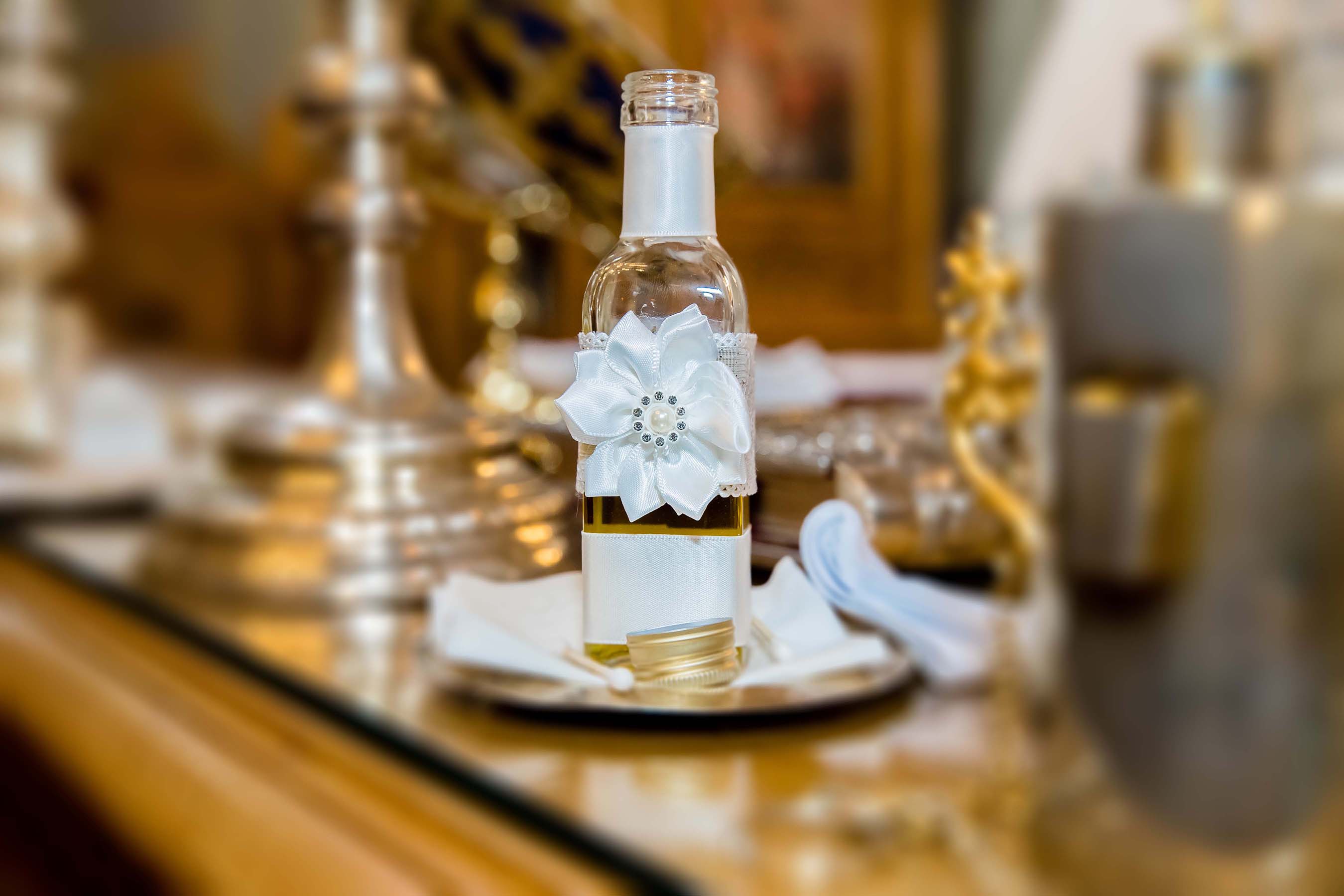 sticla cu ulei mir pentru botez